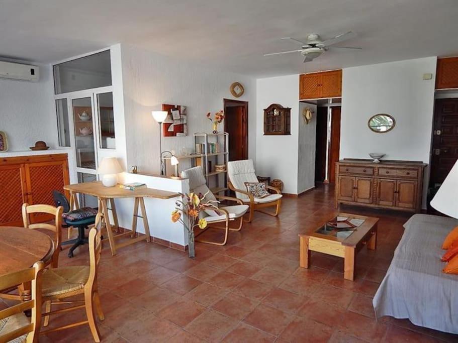 Carabeo 19 Apartment Нерха Екстериор снимка