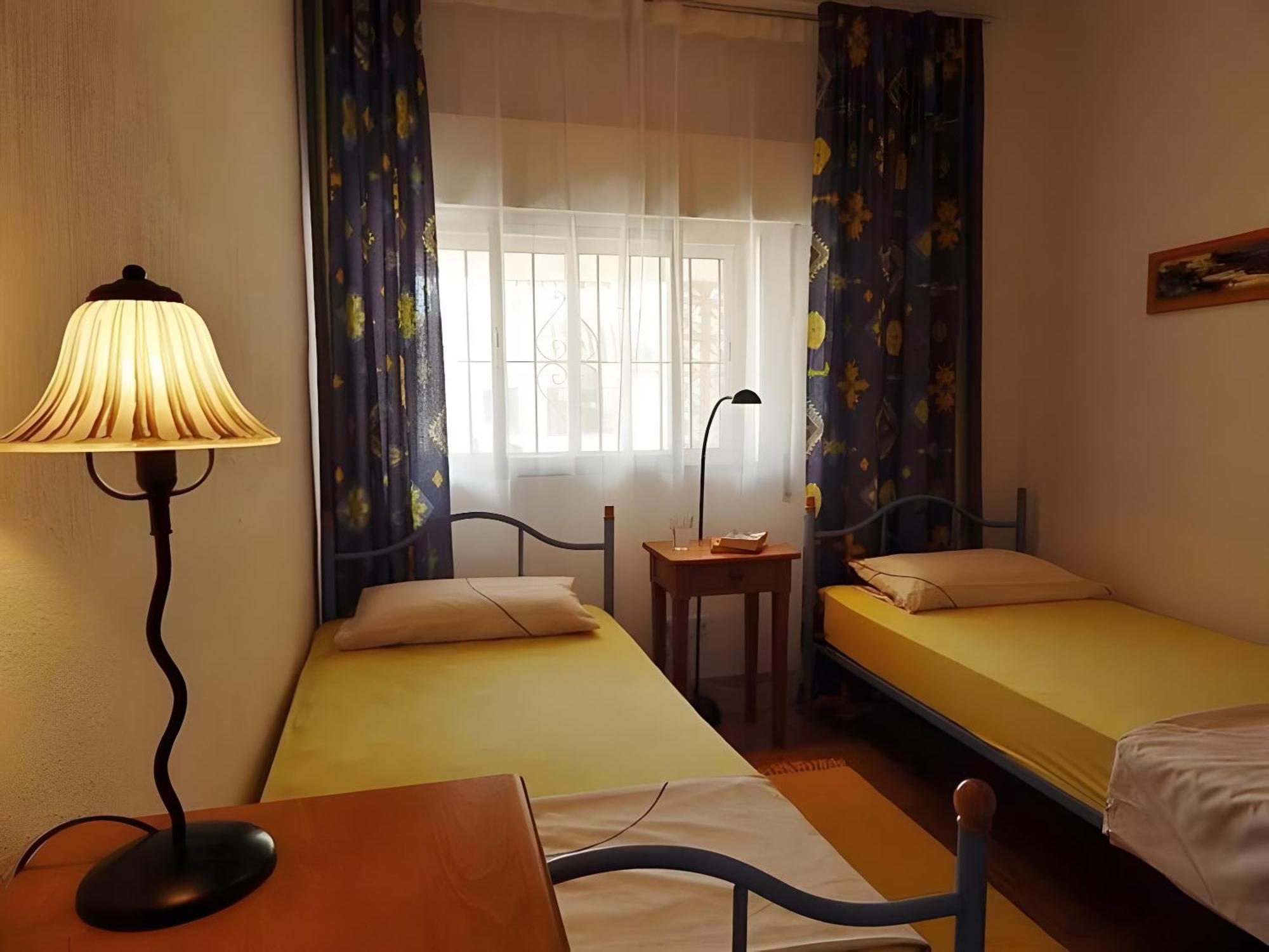Carabeo 19 Apartment Нерха Екстериор снимка