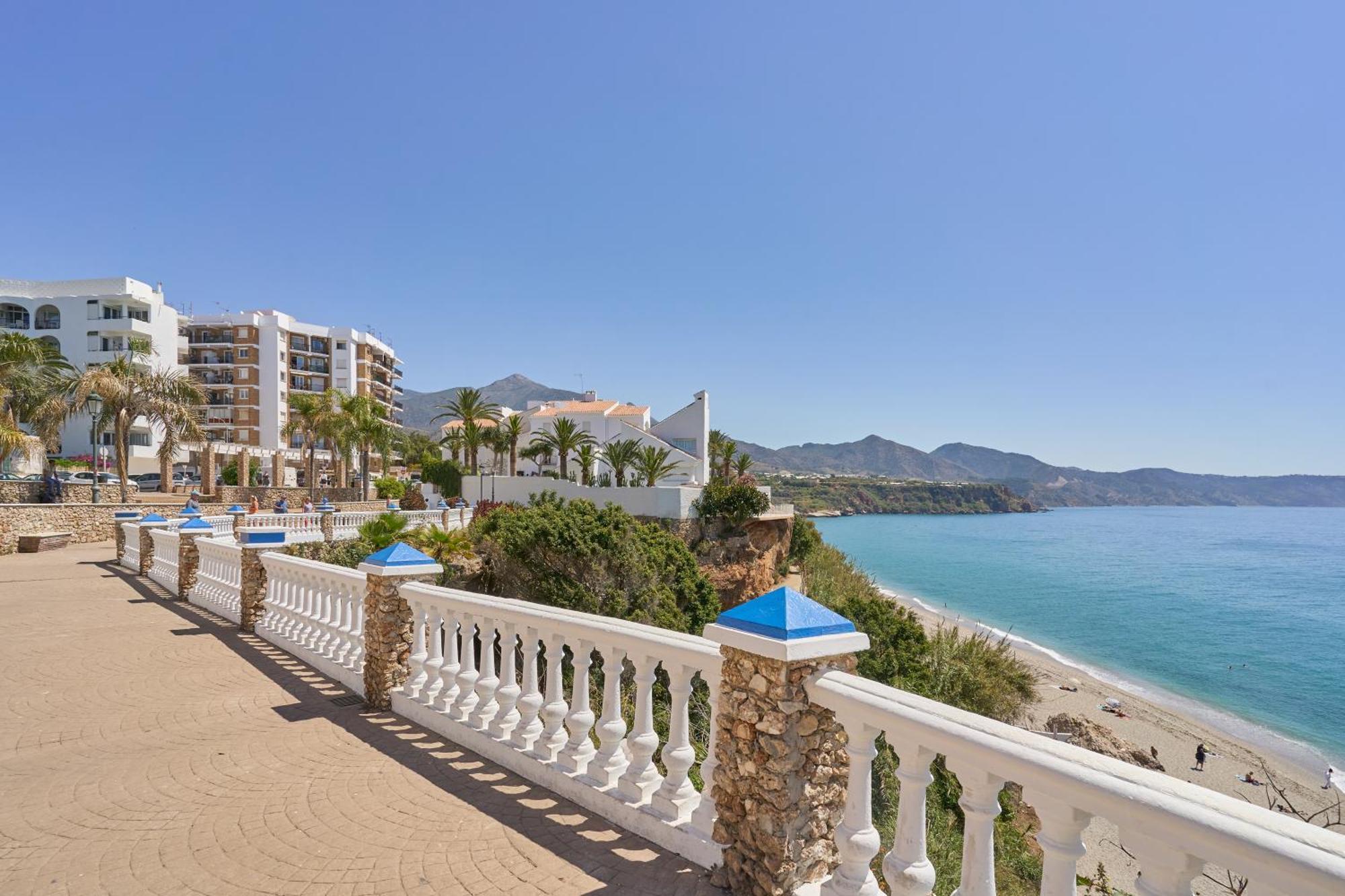 Carabeo 19 Apartment Нерха Екстериор снимка