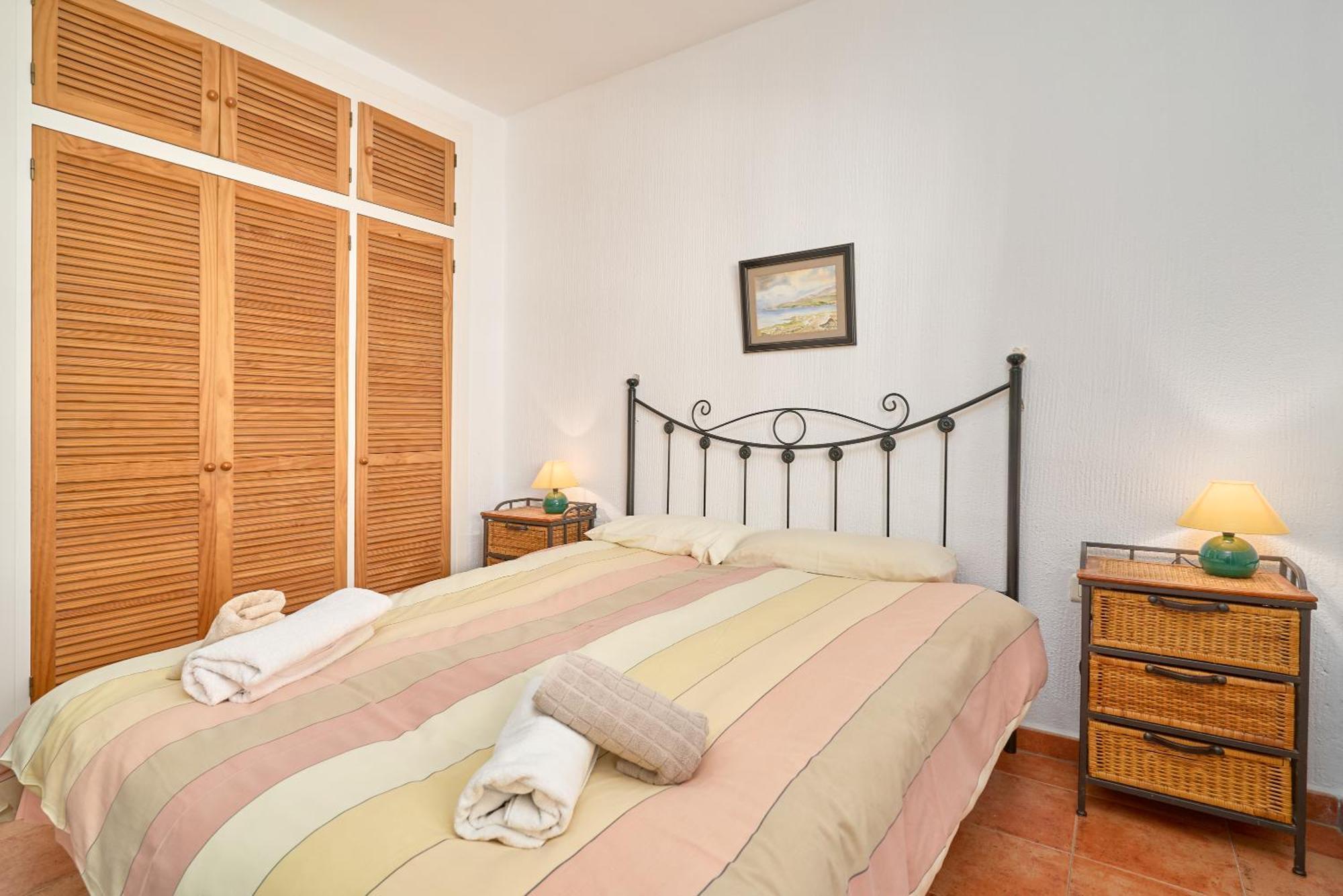 Carabeo 19 Apartment Нерха Екстериор снимка